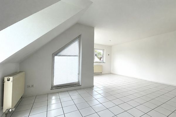 Charmante maisonette 2 pièces avec balcon et place de parking dans un emplacement privilégié de Wiesbaden-Bierstadt