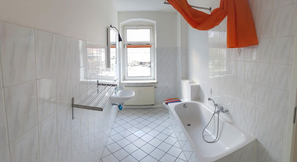 Badezimmer mit Wanne