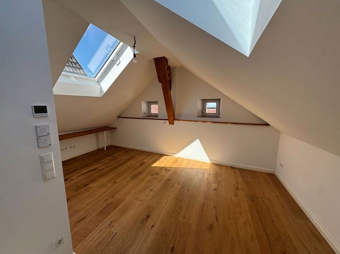 Einzigartiges Altstadt-Juwel in Weilheim mit eigenem Stadtgarten – kernsanierte 6-Zimmer-Maisonette – Wohnzimmer, Richtung West