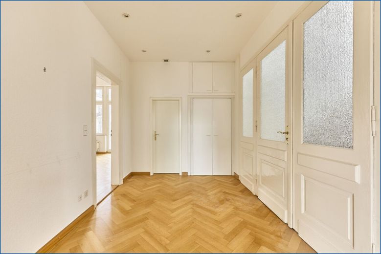 ** Stilvolle Altbauwohnung ** aus Gründerzeit ** mit Charme &amp; Ruhe in Sachsenhausen-Nord – Diele