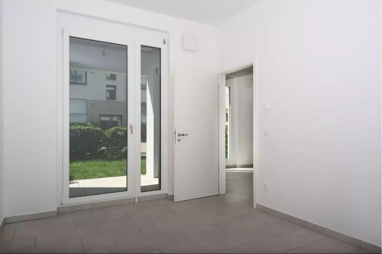 2-Zimmer-Wohnung zur Miete Hasenbräugelände Terrasse EBK Tiefgaragenstellplatz – Foto 2