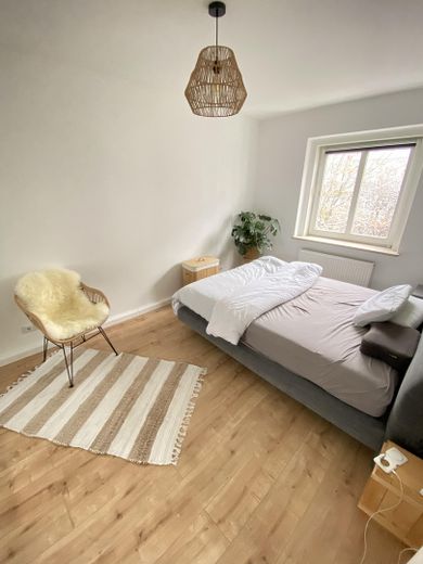 شقة مفروشة مشرقة وعصرية من غرفتين (51 m2) للتأجير من الباطن – Schlafzimmer