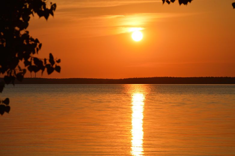 TOP-Altersvorsorge: 4-Sterne-Ferienhaus in ruhiger Lage nur 200m zum Plauer See – Sonnenuntergang am Plauer See