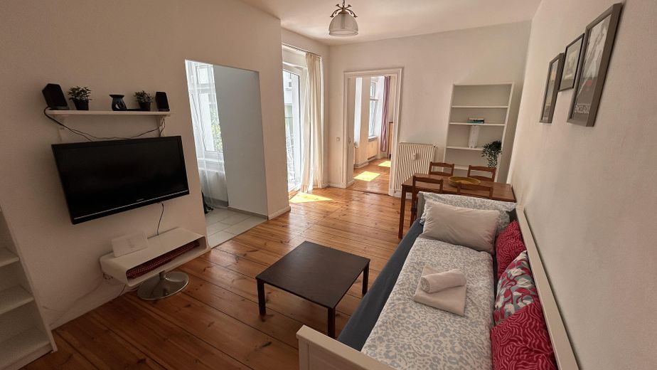 Großzügiges Helmholtzkiez-Apartment im Loft-Stil mit separatem Schlafzimmer, bezugsfrei – Foto 13