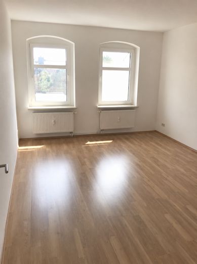 Gemütliche schöne 1,5-R-Wohnung 1.OG mit Balkon EBK.ca.40 m² in MD- Sudenburg  zu vermieten . – Wohnzimmer