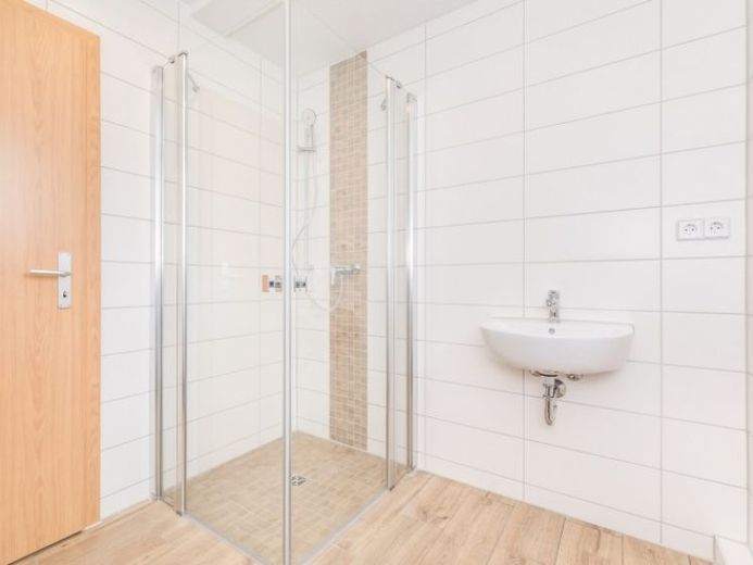 Altbau / Ebenerdige Dusche – Foto 1
