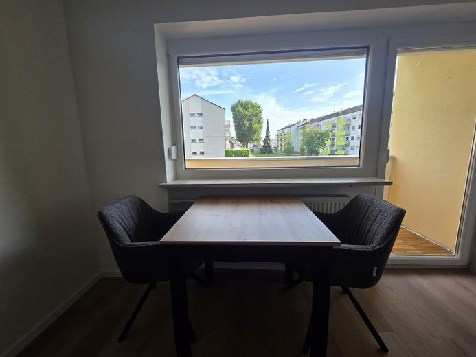 Ausziehbarer Esstisch