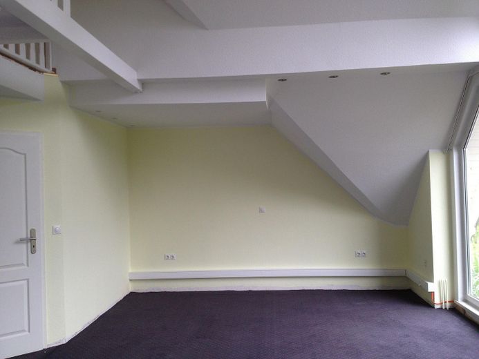 EFH / großer Hausteil mit EBK, Kamin, 2 Terrassen und traumhaftem Garten in direkter Seenähe 🌊 – Master-Bedroom