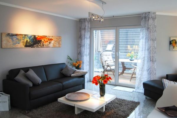 FURNISHED LUXURY APARTMENT***** with air conditioning! Rent incl. utilities! NO COMMISSION!