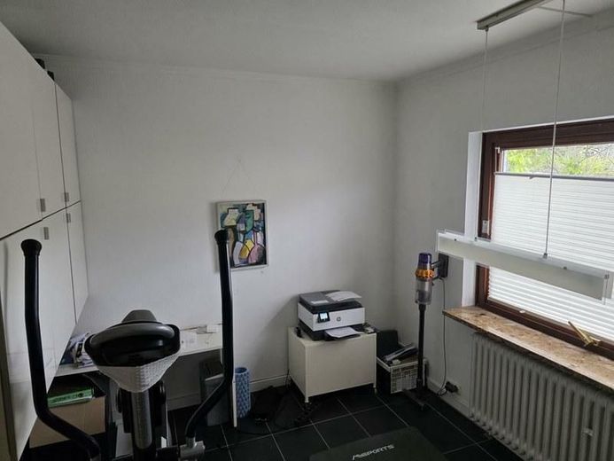 Grüne Oase mit Hamburger Anbindung:Gepflegtes Objekt in begehrter Lage. – Buero 1