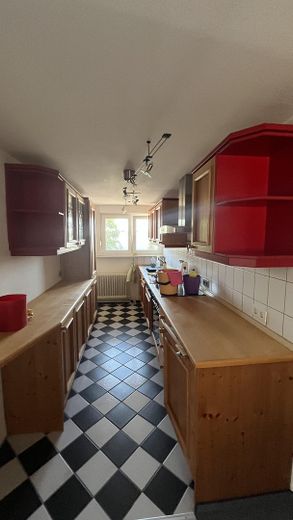 Großzügige 5-Zimmer-Wohnung mit Garten, Terrasse und Garage – Foto 5