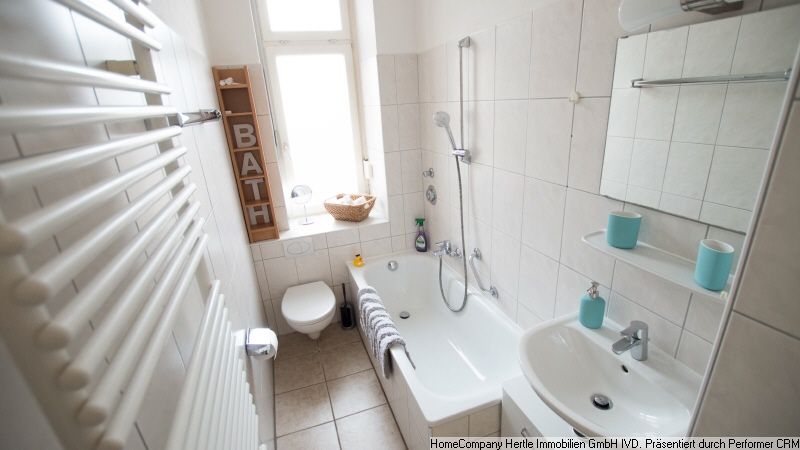 Appartement meublé avec soin avec 2 balcons pour 2 à 12 mois dans la Wiehre – 96424414dee79c57ba10cbfb9eb4d1f58a3b79fb.jpg