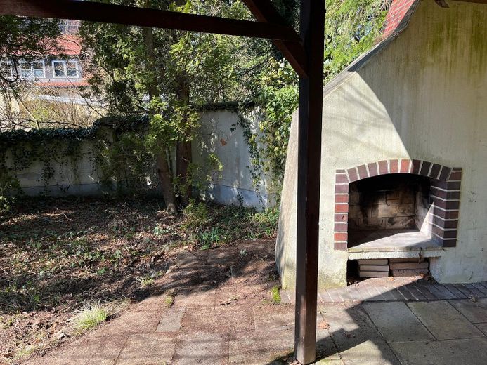 Splendido terreno di rara bellezza nella posizione migliore di Stockdorf – Feuerstelle im Garten