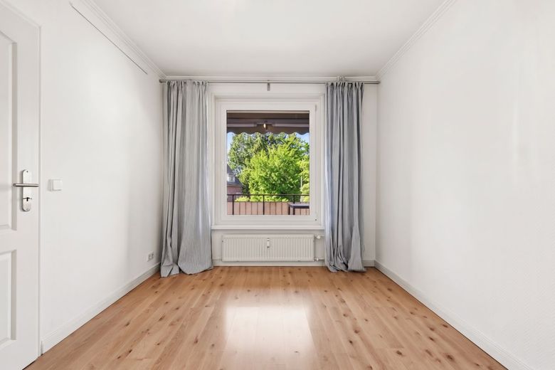 Sonnige Balkonwohnung mit Stellplatz in Halstenbek – Zimmer 1
