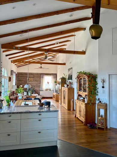 Modernes Landhaus mit 95m² Gewerbeeinheit - vielseitig nutzbar – Wohn- und Essbereich