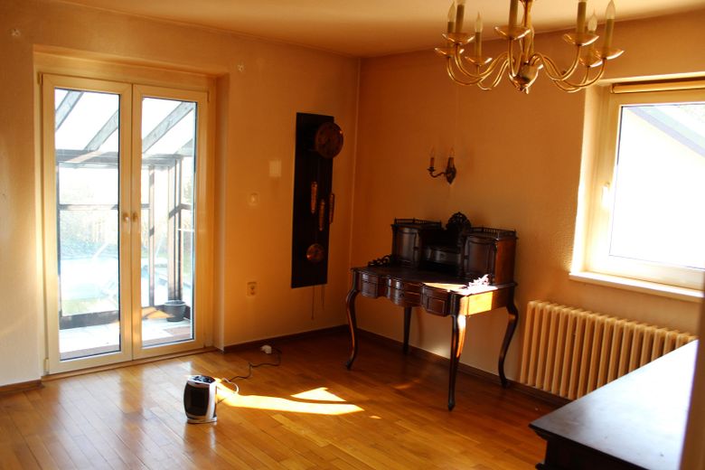 Wohnzimmer mit Terrssentür