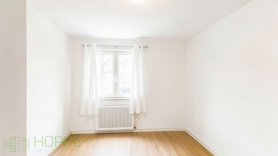Steinhöfel OT Heinersdorf - Attraktive Familienwohnung mit Balkon – Kinderzimmer 2 Bild 2 (Renovierung KI generiert)
