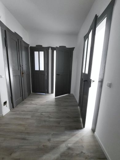 Wohnen mit Charme in attraktiver Lage: Dresden-Bühlau, Grundstraße 165 – Diele