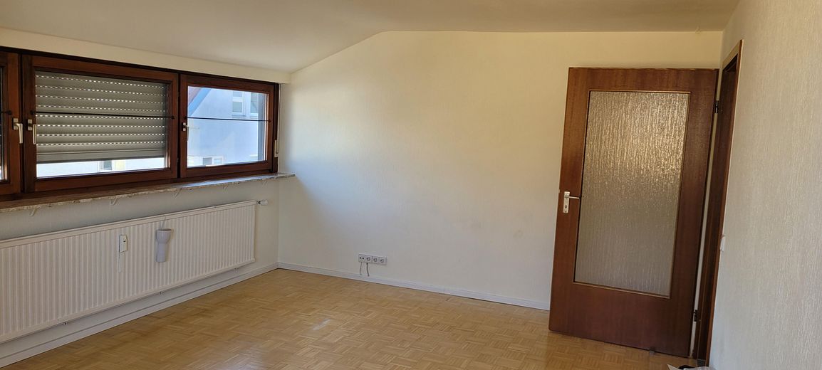 Appartement mansardé de 3 pièces avec balcon et garage à Stuttgart-Weilimdorf – Photo 7