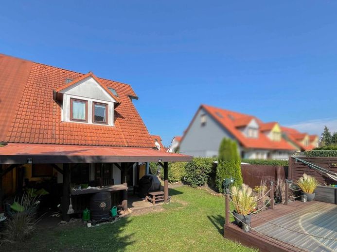 Arriver, se sentir bien, se sentir chez soi – maison mitoyenne soignée avec jardin à Leuna-Kötschlitz – Photo 1