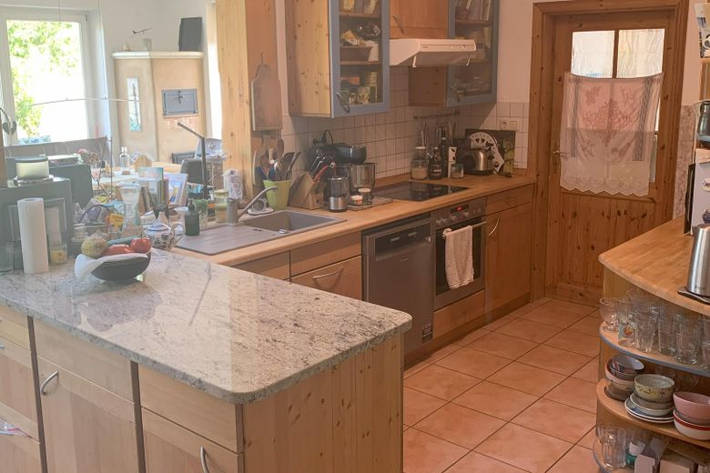 Küche, Anbau im Hintergrund