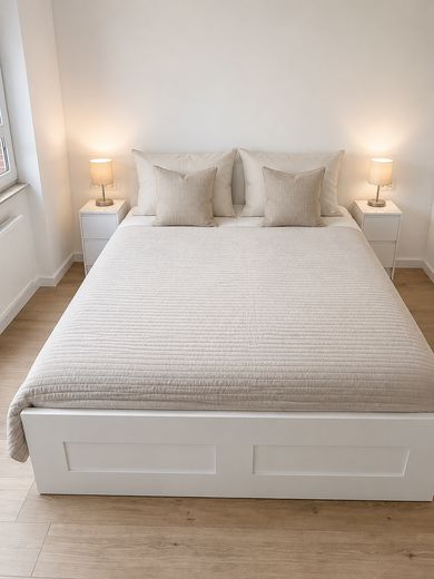 Prenzlauer Berg - tolles liebevoll eingerichtetes Apartment mit Tiefgarage – Doppelbett