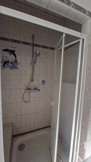 Mooie 3-kamerwoning te huur op een centrale locatie – Bad