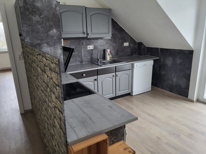 Dachgeschoßwohnung zu vermieten – Photo 2