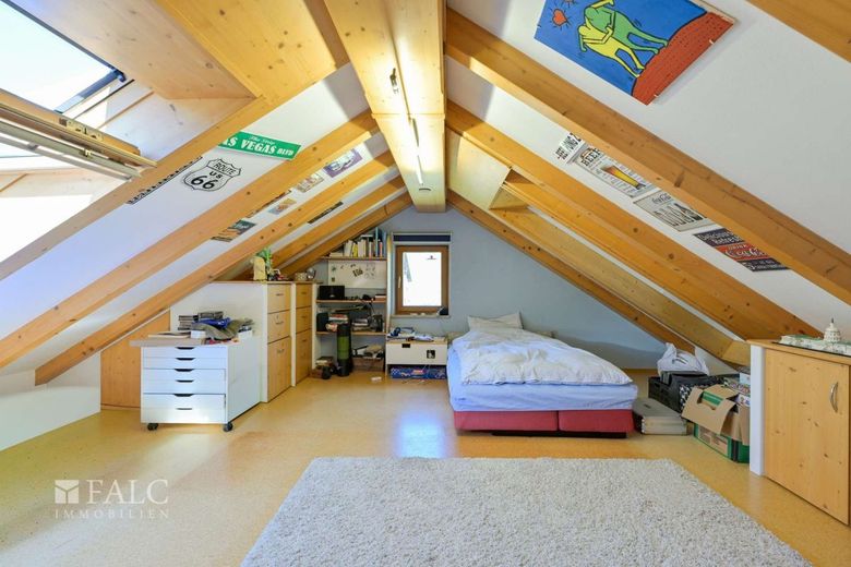 Exklusive Landhaus-Idylle mit unverbaubarem Blick ins Ampermoos – DG Zimmer 1