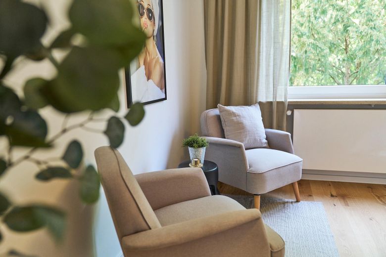 Erstbezug nach Sanierung: Helle 3-Zi.-Wohnung mit sonnigem Balkon & grünem Innenhof in Top-Lage – फोटो 5