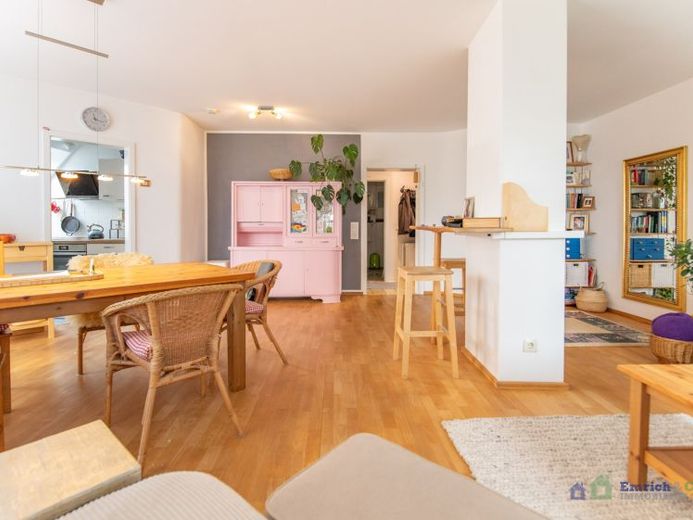 Modernes Wohnen auf zwei Ebenen – charmante 4,5-Zimmer-Wohnung in Rüsselsheim – Foto 1