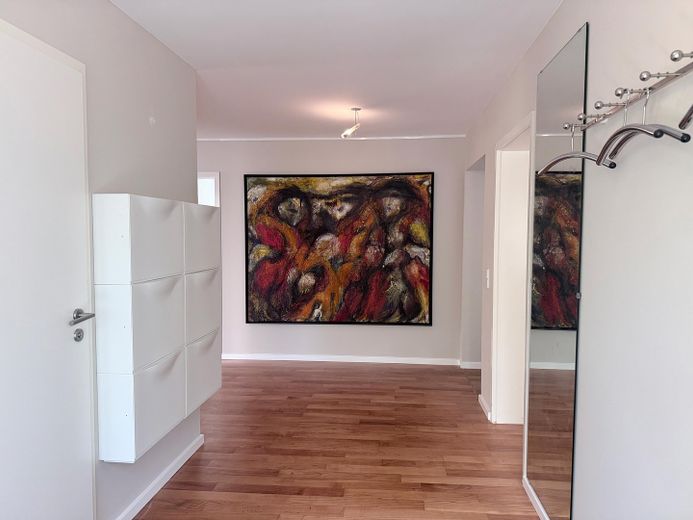 Exklusive möblierte Doppelhaushälfte mit 175 m², großem Privatgarten und Loftcharakter in Gräfelfing – Eingangsbereich