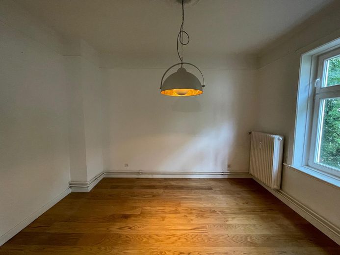 Charmante 2,5-Zimmer Altbauwohnung mit Stuck & Balkon – Hamburg-St. Pauli – Schlafzimmer