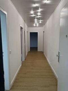 Helle 3 Zimmerwohnung in Hannover Ahlem frisch renoviert mit Einbauküche und KFZ Stellplatz – Flur