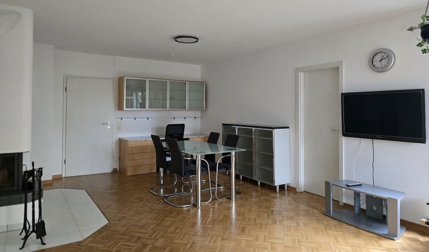 Möblierte 2-Zi. EG-Wohnung in Bockenheim am Niddapark von privat – Wohnzimmer 2