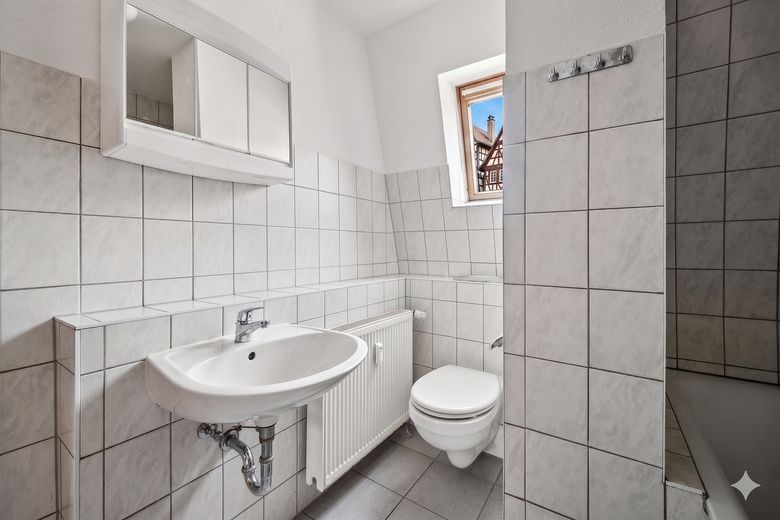 Helle & gemütliche 2-Zimmer-Wohnung in ruhiger Bestlage von Freital – Bad und WC