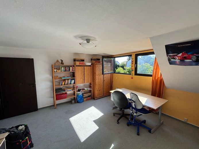 größeres Zimmer 1OG