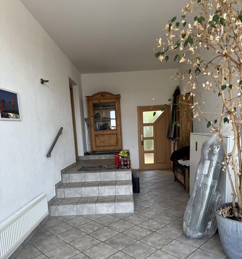 Lichtdurchflutetes Zweifamilienwohnhaus, komplett saniert 2021 in ruhiger Lage von Herrenberg – Foyer