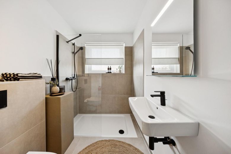 Renovierte 3-Zimmer-Wohnung – sofort bezugsfertig & provisionsfrei – Badezimmer