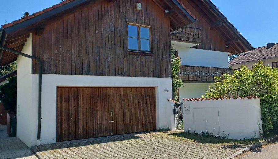 Garage & Parking Spaces