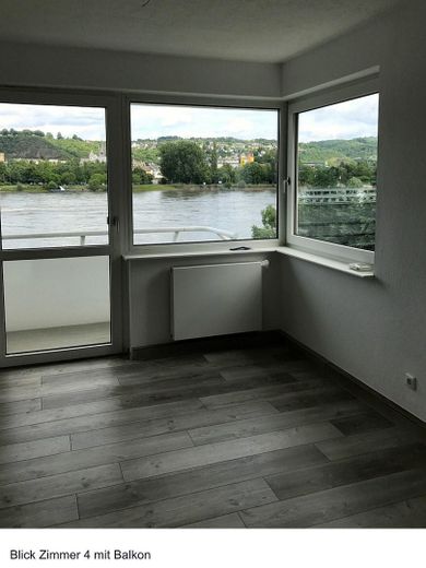 Esszimmer mit Balkon 
