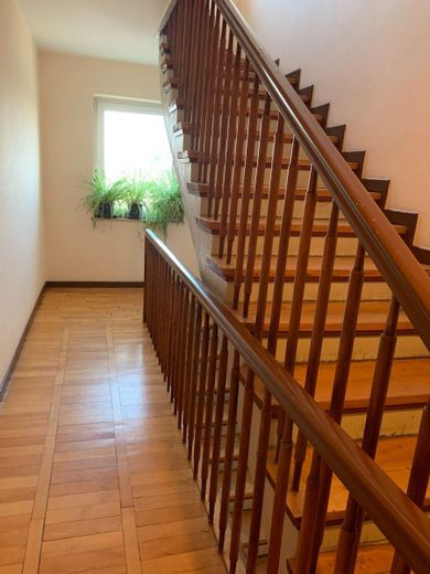 2-Zimmer Eigentumswohnung als Kapitalanlage privat zu verkaufen – Treppenhaus