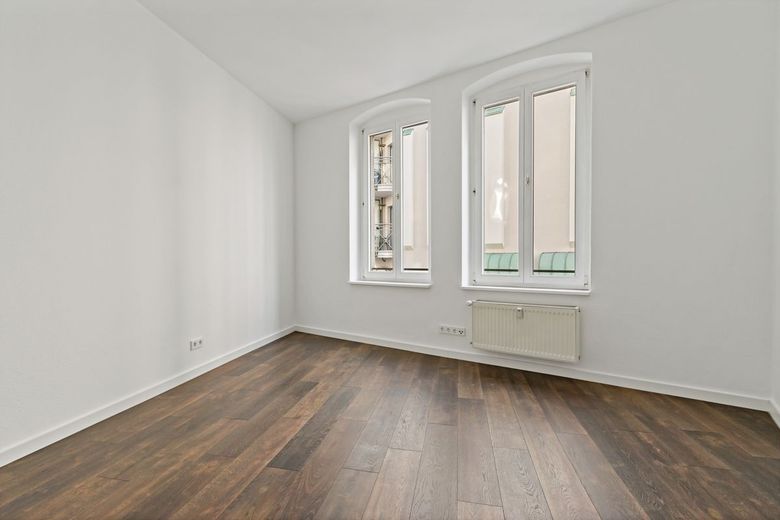 WG´s Aufgepasst! 6,5-Raumwohnung mit Einbauküche in der Röserstraße zu vermieten! – Zimmer