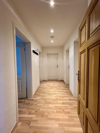 شقة تمليك من 3 غرف شاغرة للسكن في مركز-غرب – Flur Wohnung