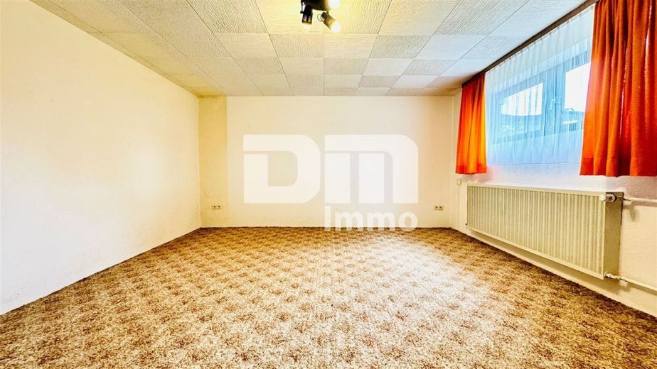 Solider Familien-Bungalow mit großem Potenzial in ruhiger Lage mit Wintergarten und Garage – Souterrain Kellerraum / Hobbykeller beheizt