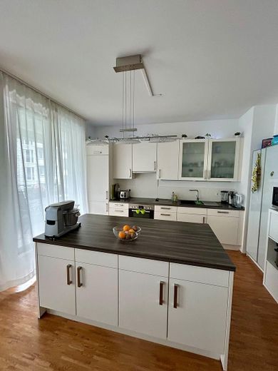ruhige 4 Zi.-Whg mit Südloggia zum grünen Innenhof in Berlin Mitte – provisionsfrei – offene EBK gleich dabei