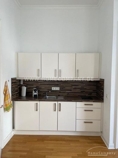 Charmantes Möbliertes Apartment in Köln-Altstadt! – e1b0fbfd0282e668443904577331be03b5cfeb61.jpg