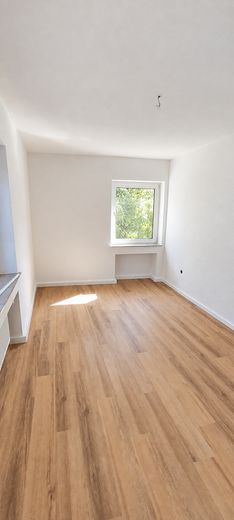 Yeni yenilendi, aydınlık ve hemen taşınılmaya hazır – Bochum'daki 2 odalı evin – Schlaffzimmer