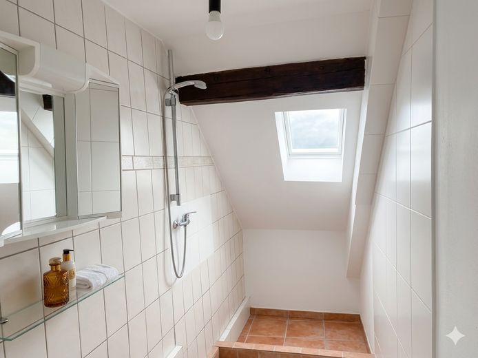 Friedberg merkezinde aydınlık 3 odalı daire – Foto 6