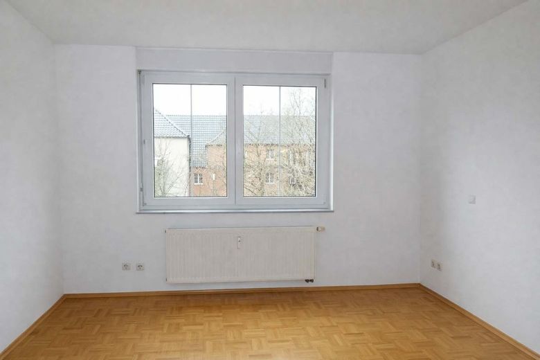 WOHNUNGSPAKET MIT 4 VERMIETETEN EIGENTUMSWOHNUNGEN + TG – Schlafzimmer Beispiel